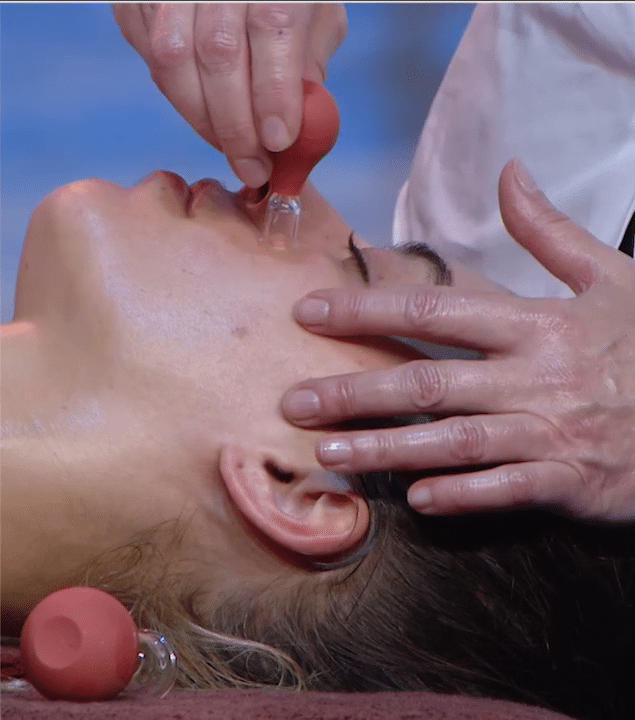 Offrez à votre clientèle le meilleur de l’esthétique naturelle et démarquez-vous avec la formation en cupping facial expert.