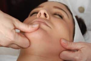 Stretching Facial : un massage expert pour enrichir l’offre des professionnels de l’esthétique et du spa.